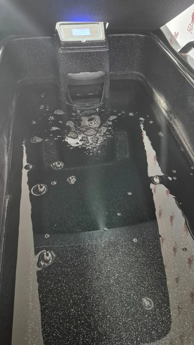 Ice bath - Image 1