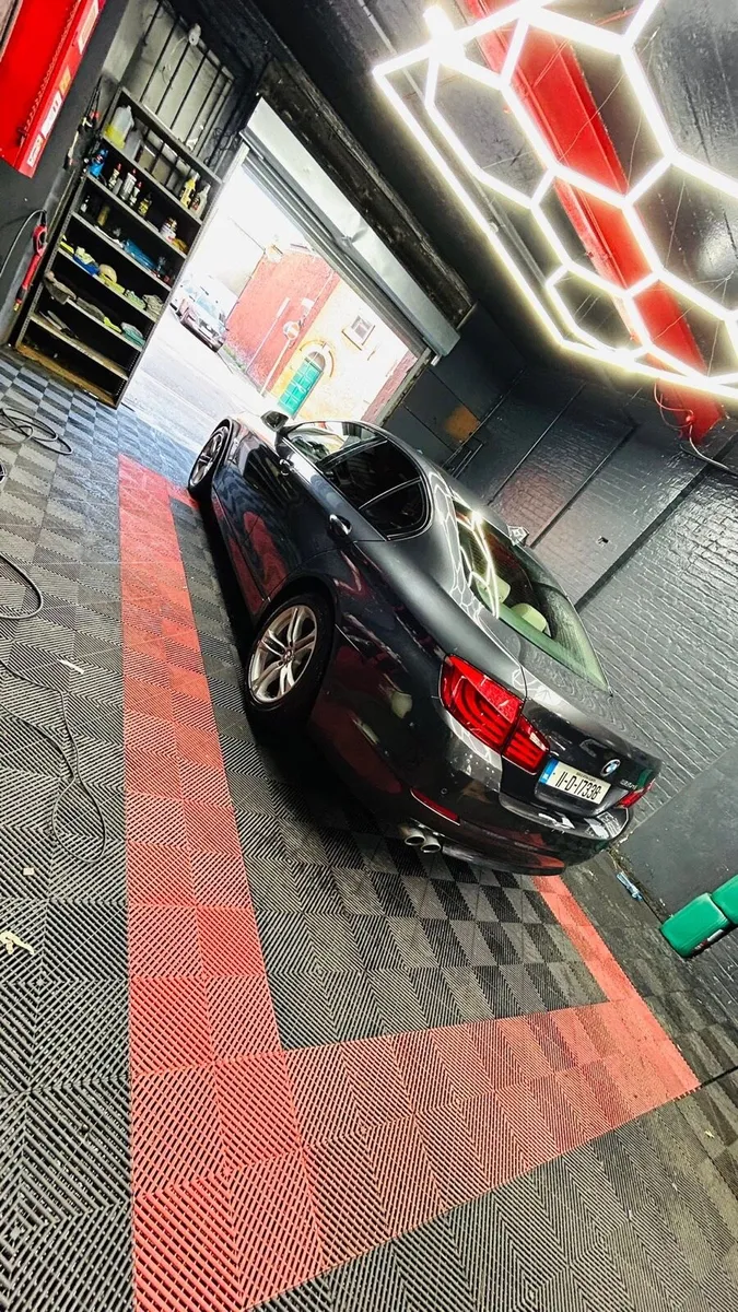 BMW 520 - Image 1