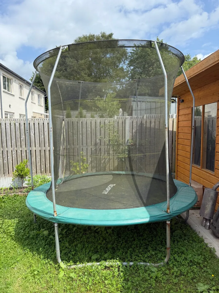 8ft Trampoline with enclosure net