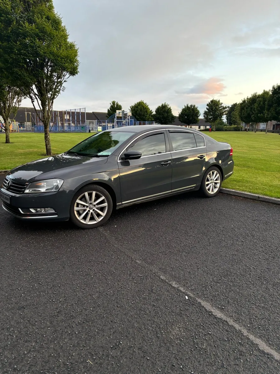 Volkswagen Passat - Image 1
