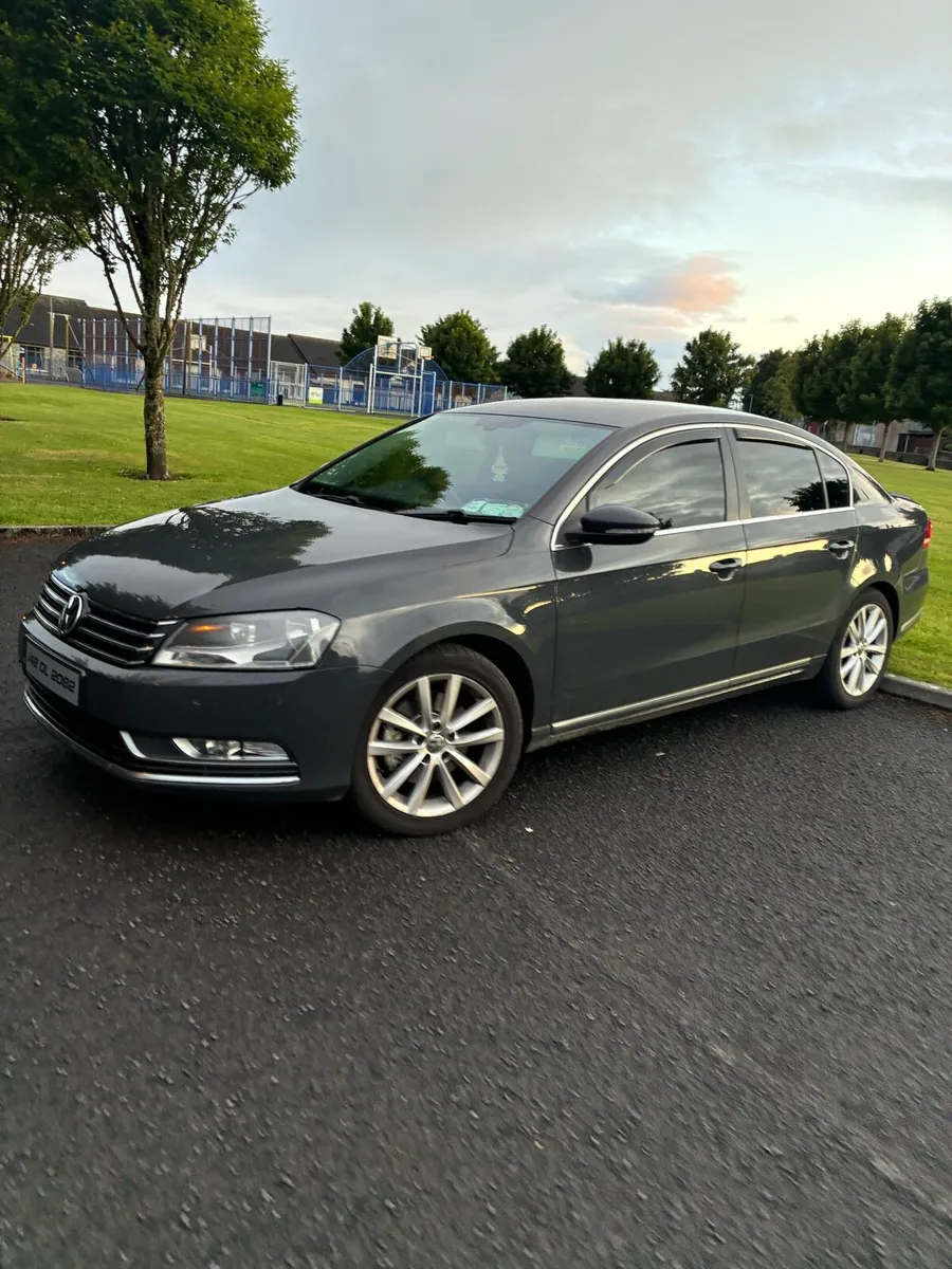 Volkswagen Passat - Image 2