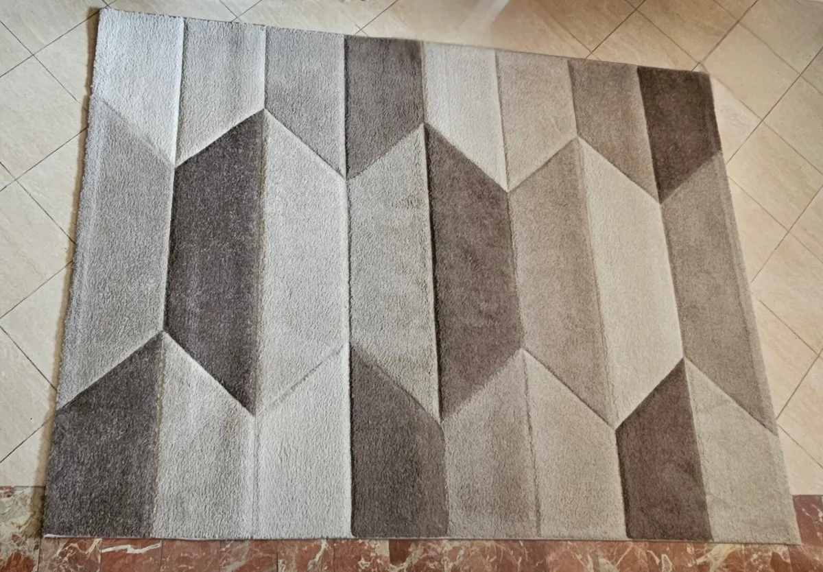 Home Trends Hexa Rug – 160 x 220 cm – Beige Tones - Image 1