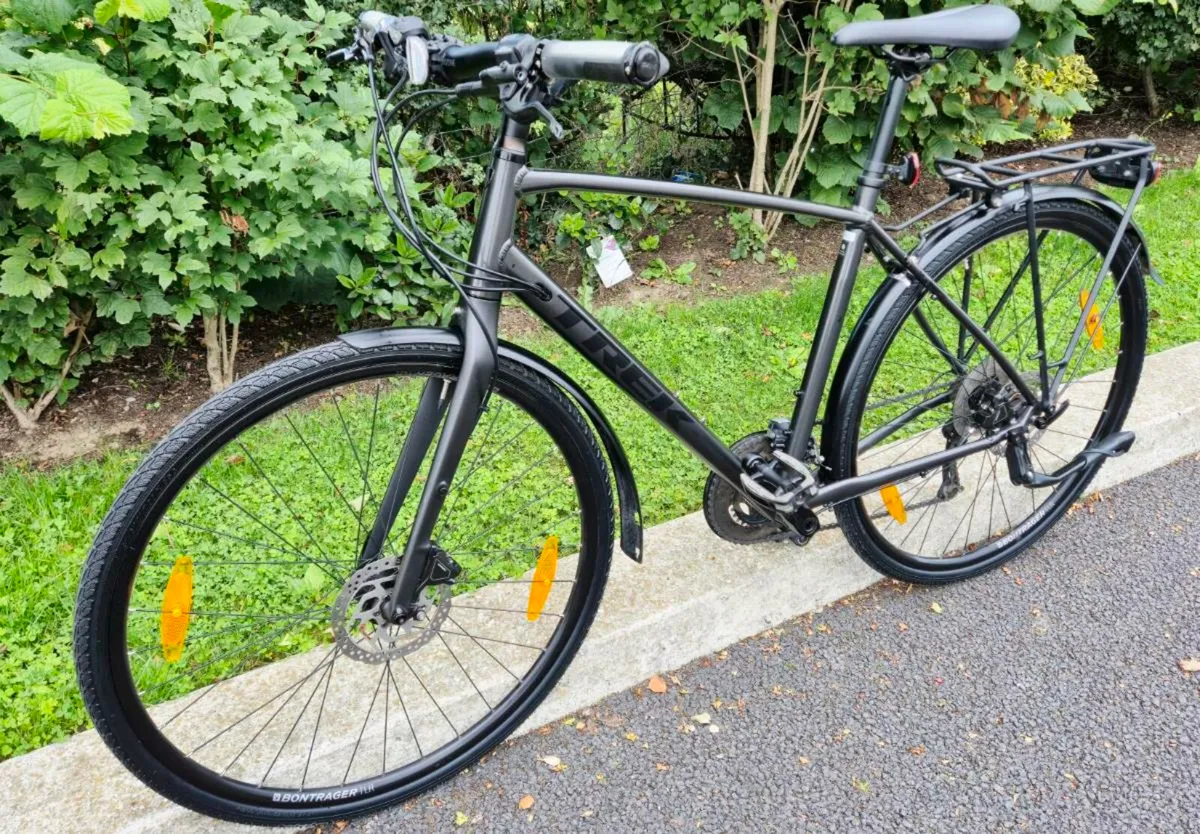 Trek FX3 Hybrid Bike- Equipped Model Large Frame - Image 3