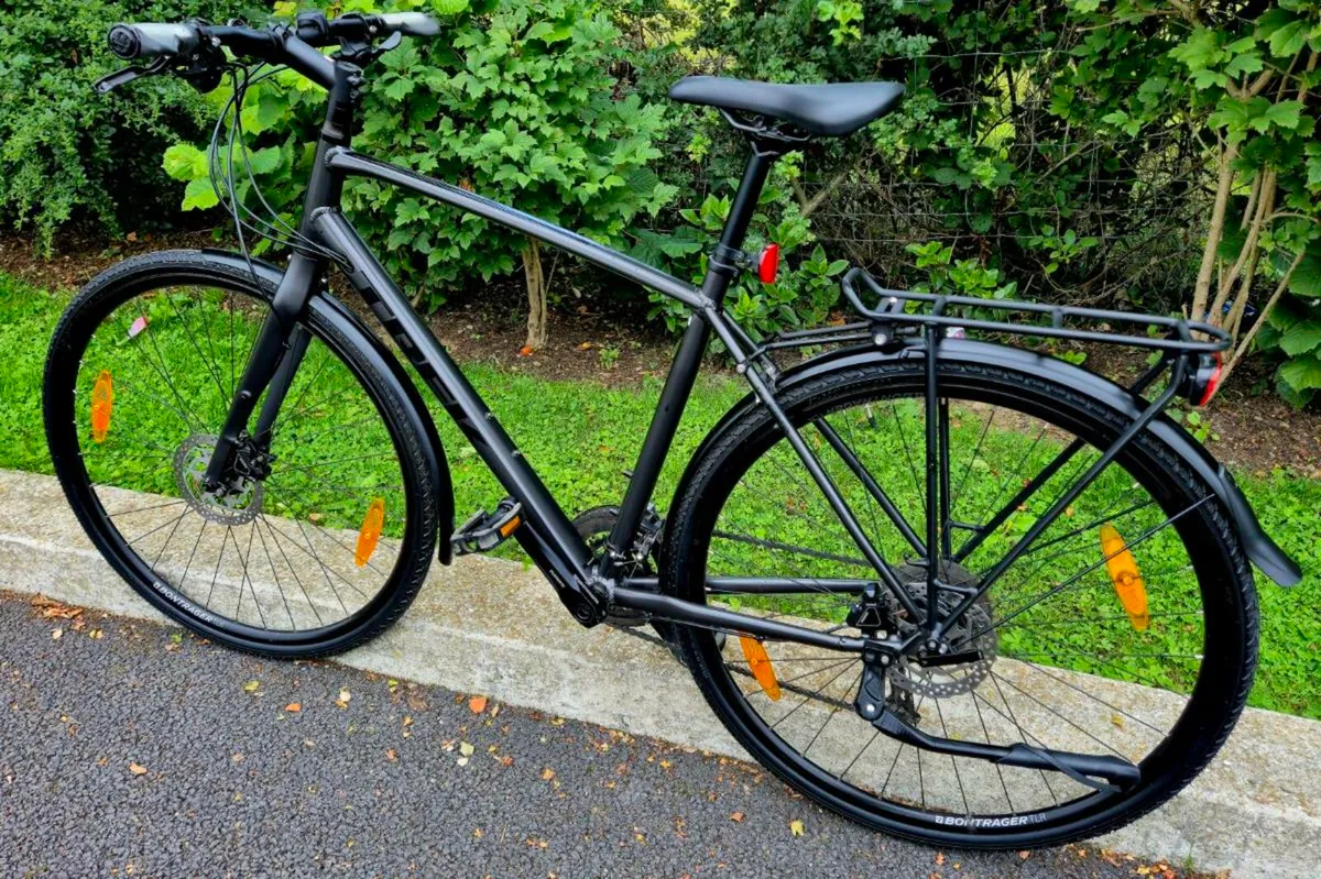 Trek FX3 Hybrid Bike- Equipped Model Large Frame - Image 4