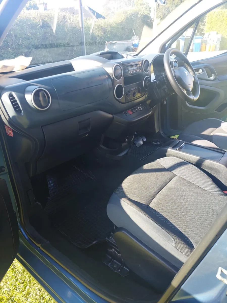 Peugeot Partner Wheelchair 1.6 Diesel Automatic - Image 3