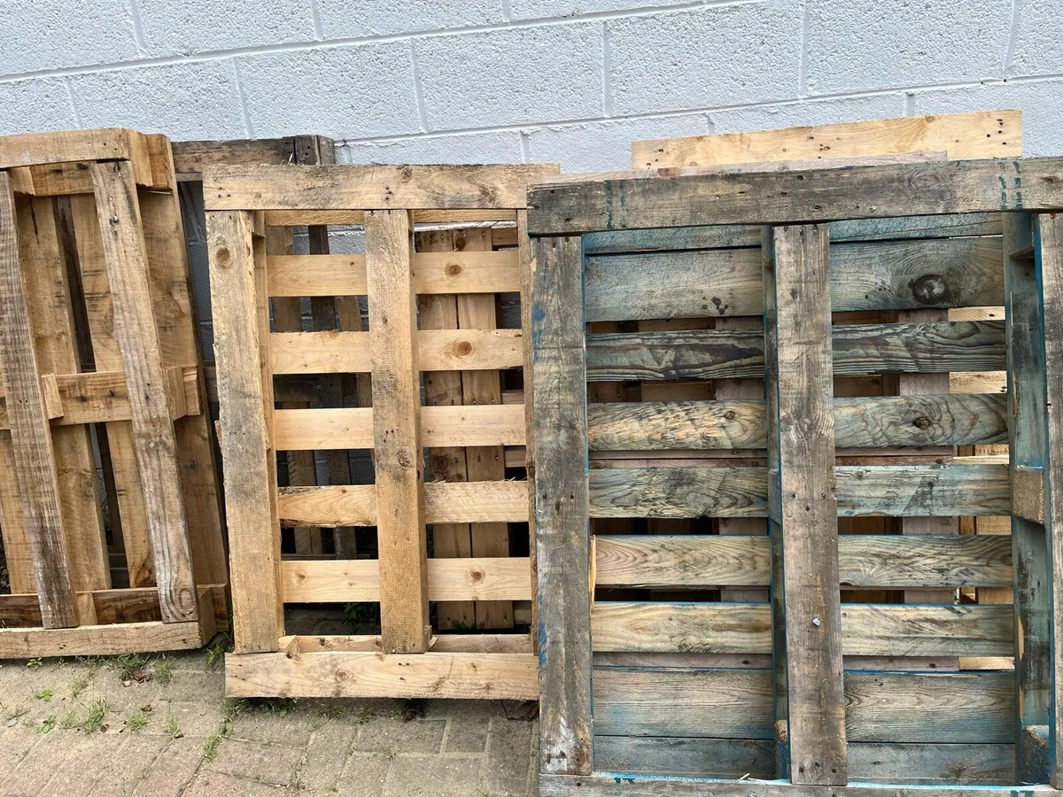 Wooden pallet - Image 1