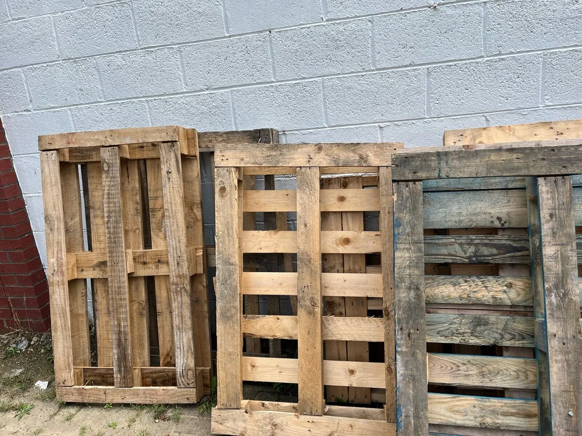 Wooden pallet - Image 2