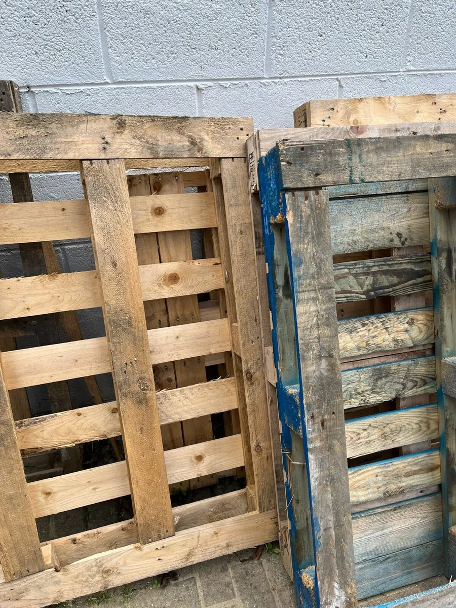 Wooden pallet - Image 3