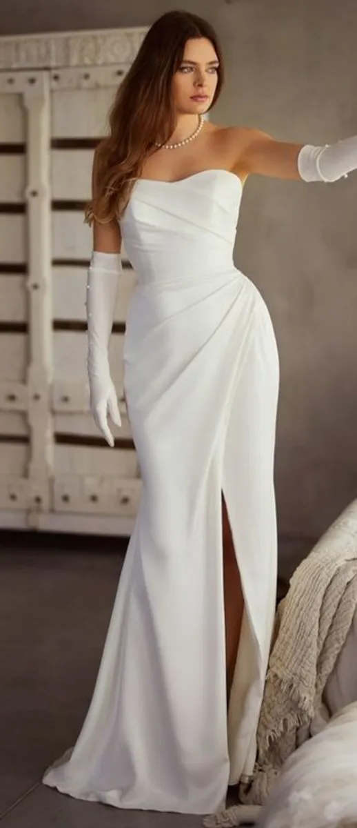 Wedding dress - Image 1