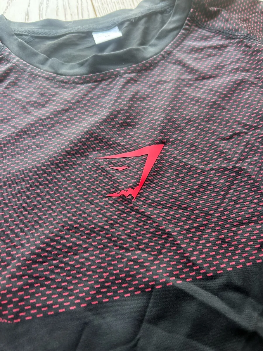 Gymshark Onyx V5 T-Shirt Black/Carmine Red S - Image 2