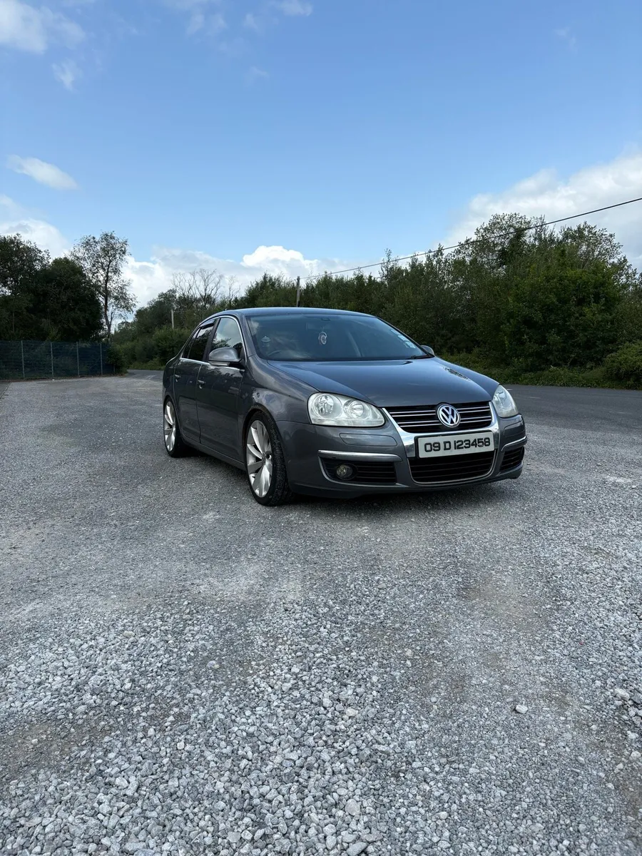 2009 Volkswagen Jetta - Image 3