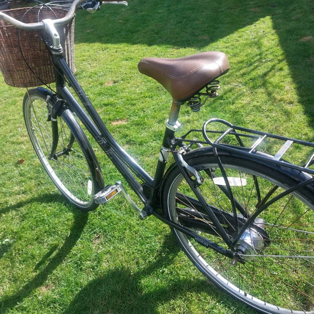 Ladies bicycle - Image 2