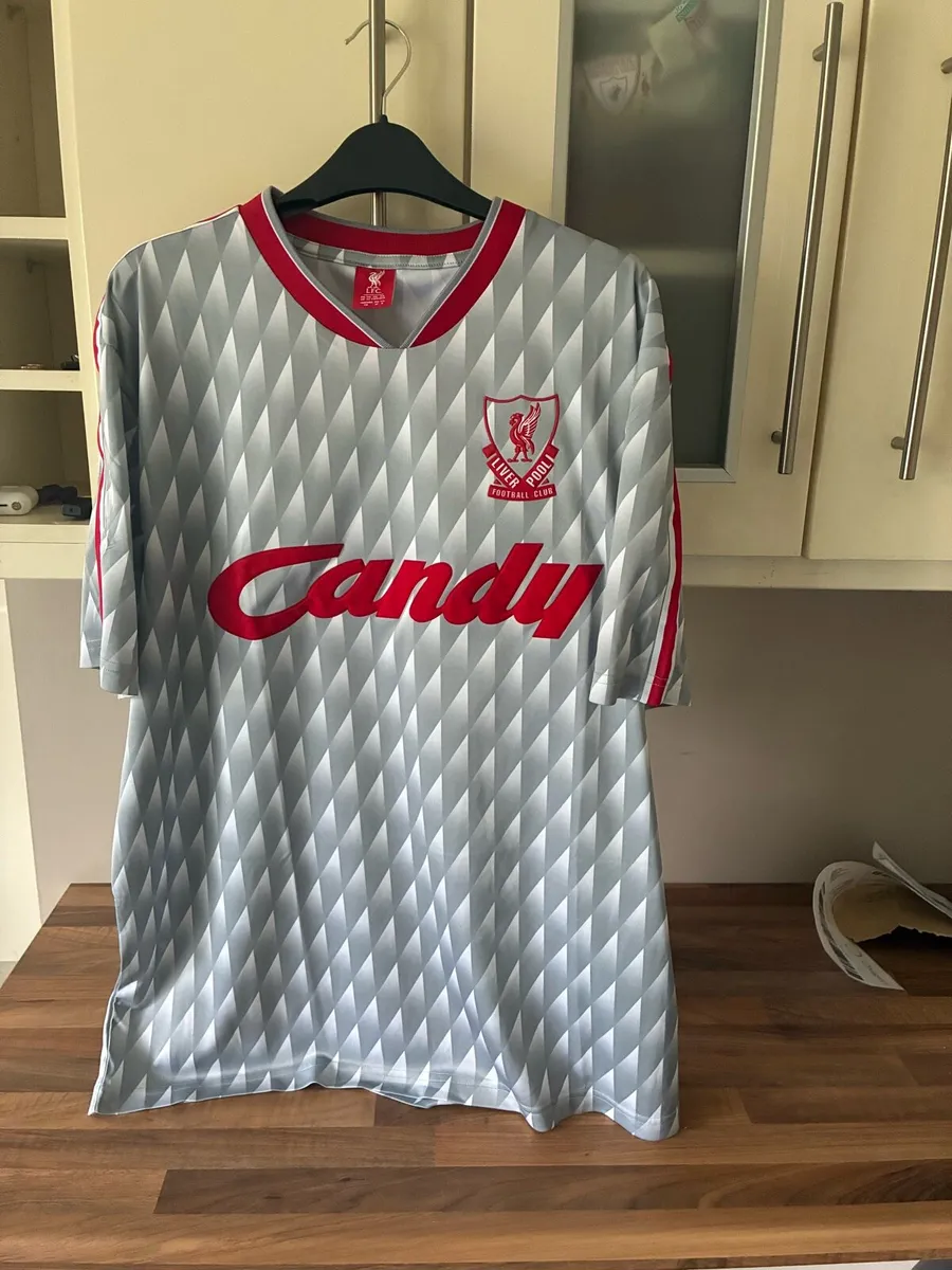 Liverpool Retro Jersey - Image 1
