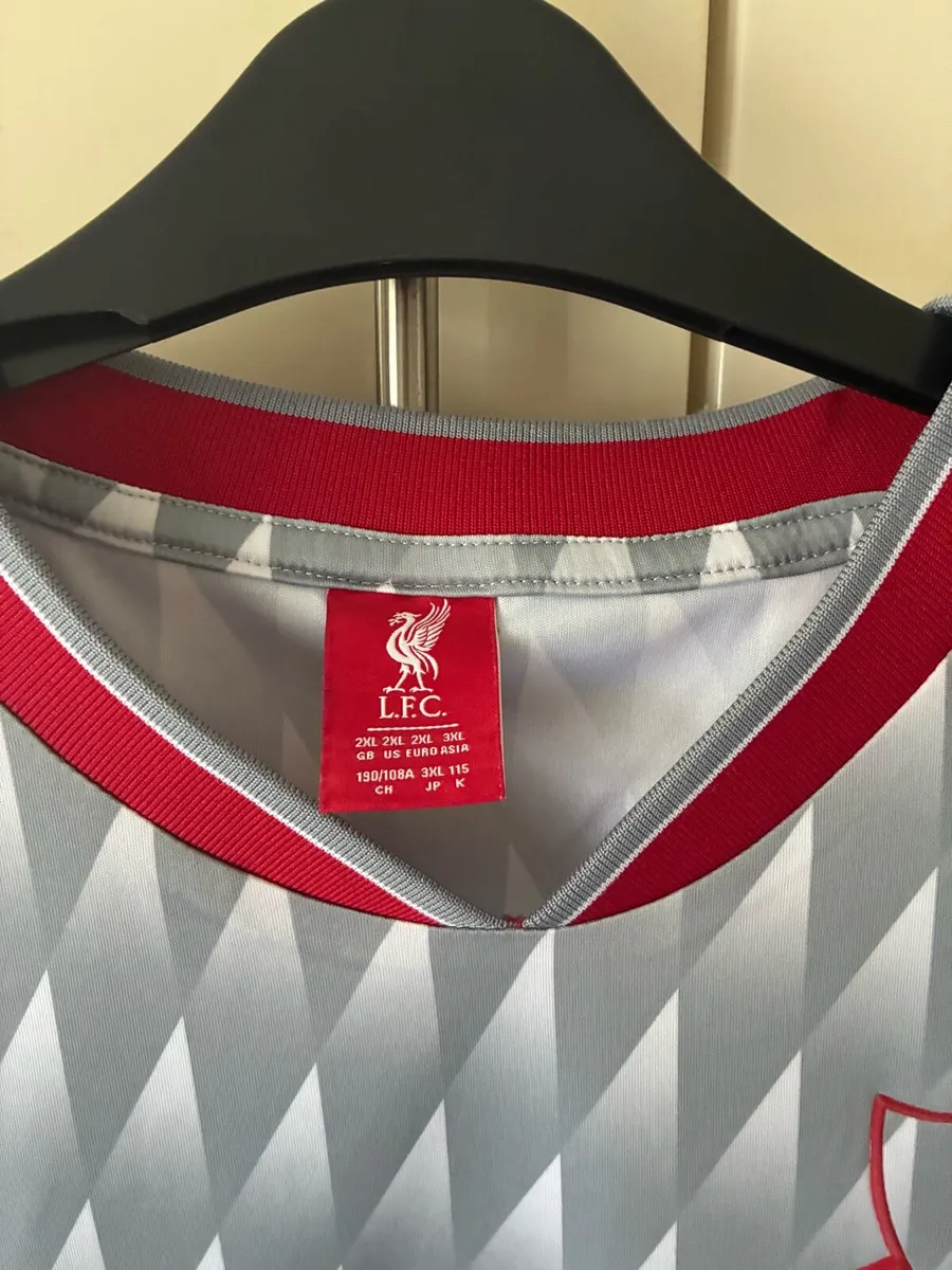 Liverpool Retro Jersey - Image 2