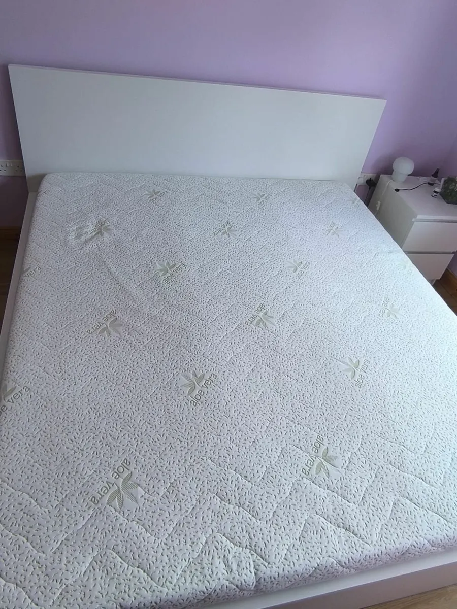 kings bed + mattress - Image 3