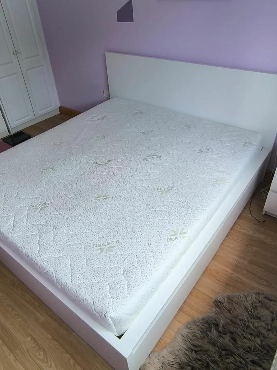 kings bed + mattress - Image 4