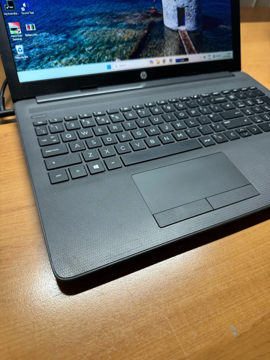 HP laptop i5 pro 16-256 win 11 pro - Image 3