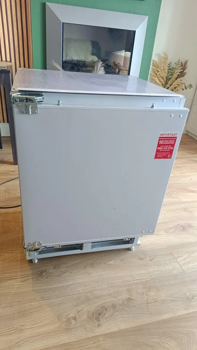 Small fridge - Image 1