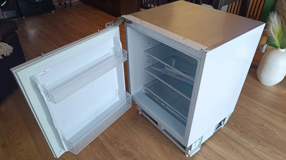 Small fridge - Image 2