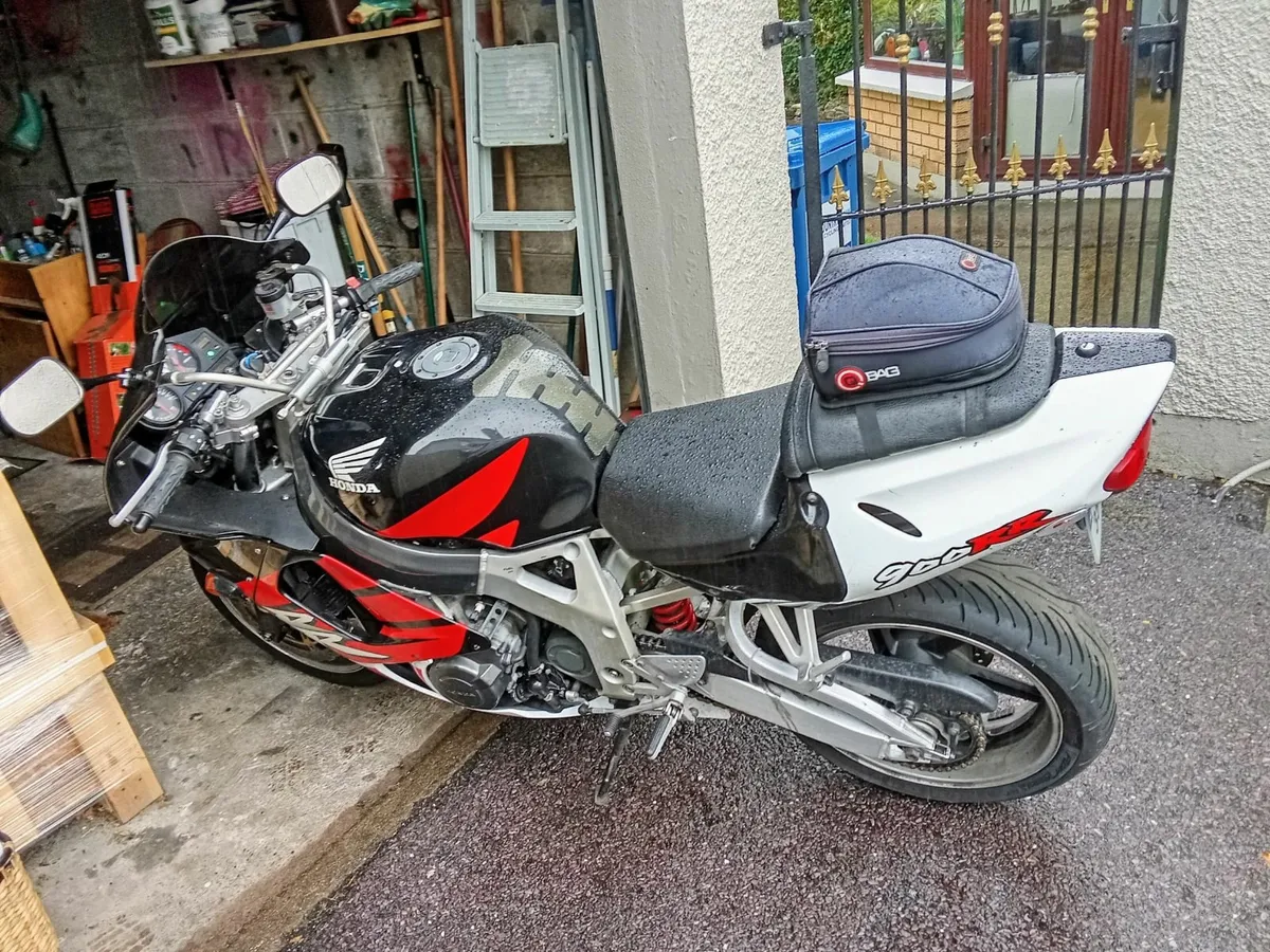 Honda CBR 900 99 - Image 4