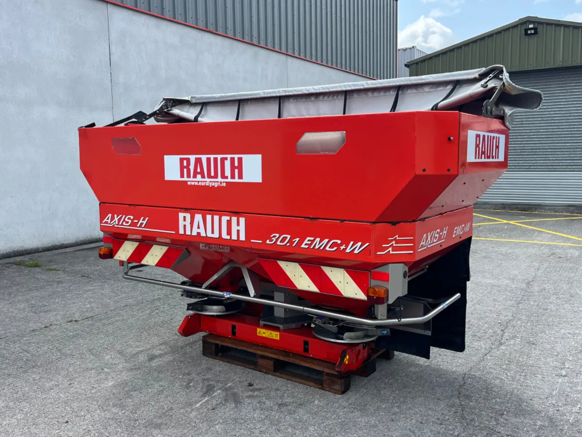 Rauch fertiliser spreader - Image 1