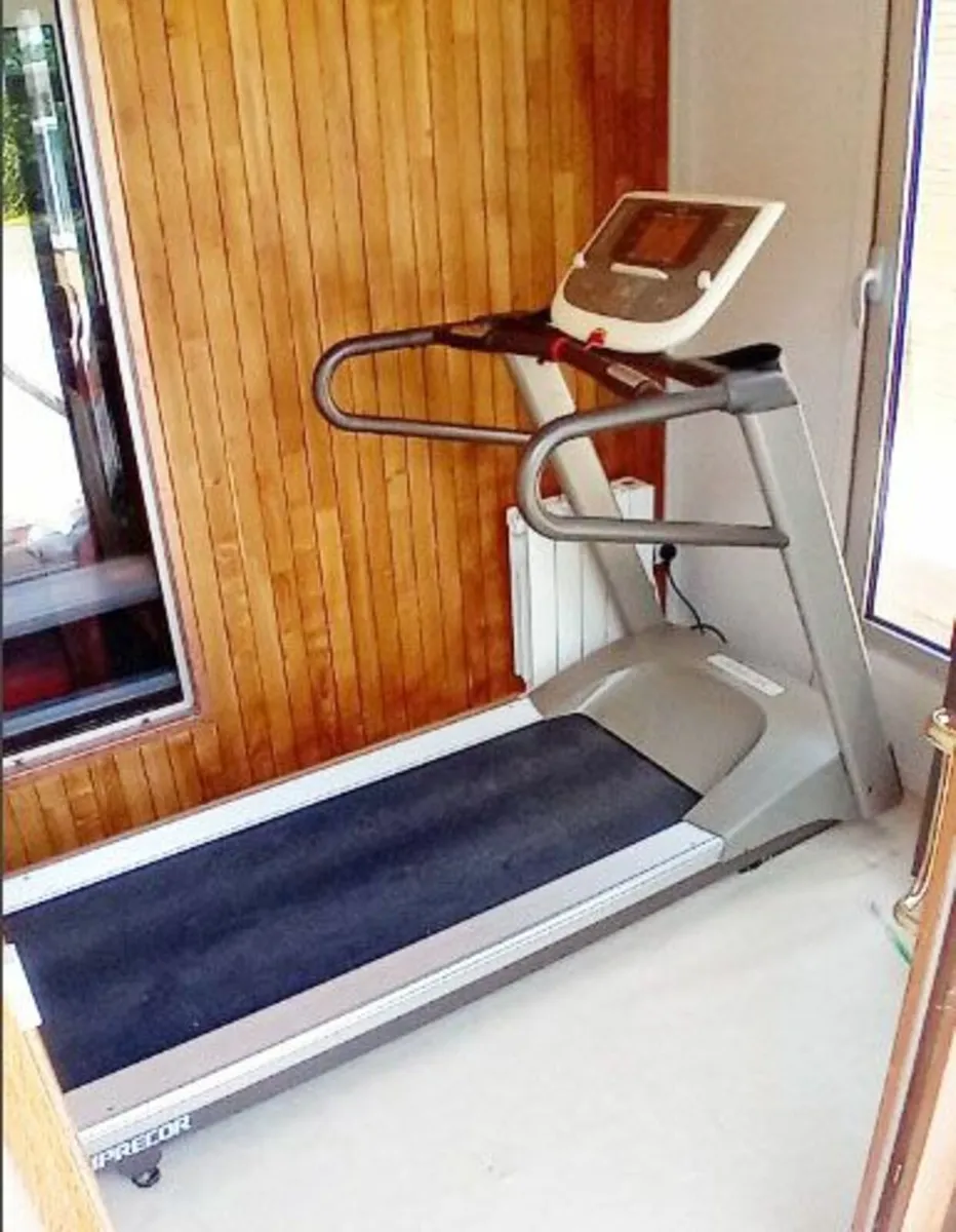 Precor 9.27, Treadmill - Image 1
