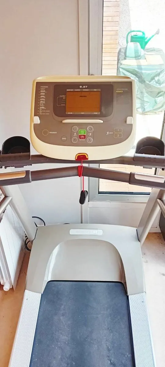 Precor 9.27, Treadmill - Image 3