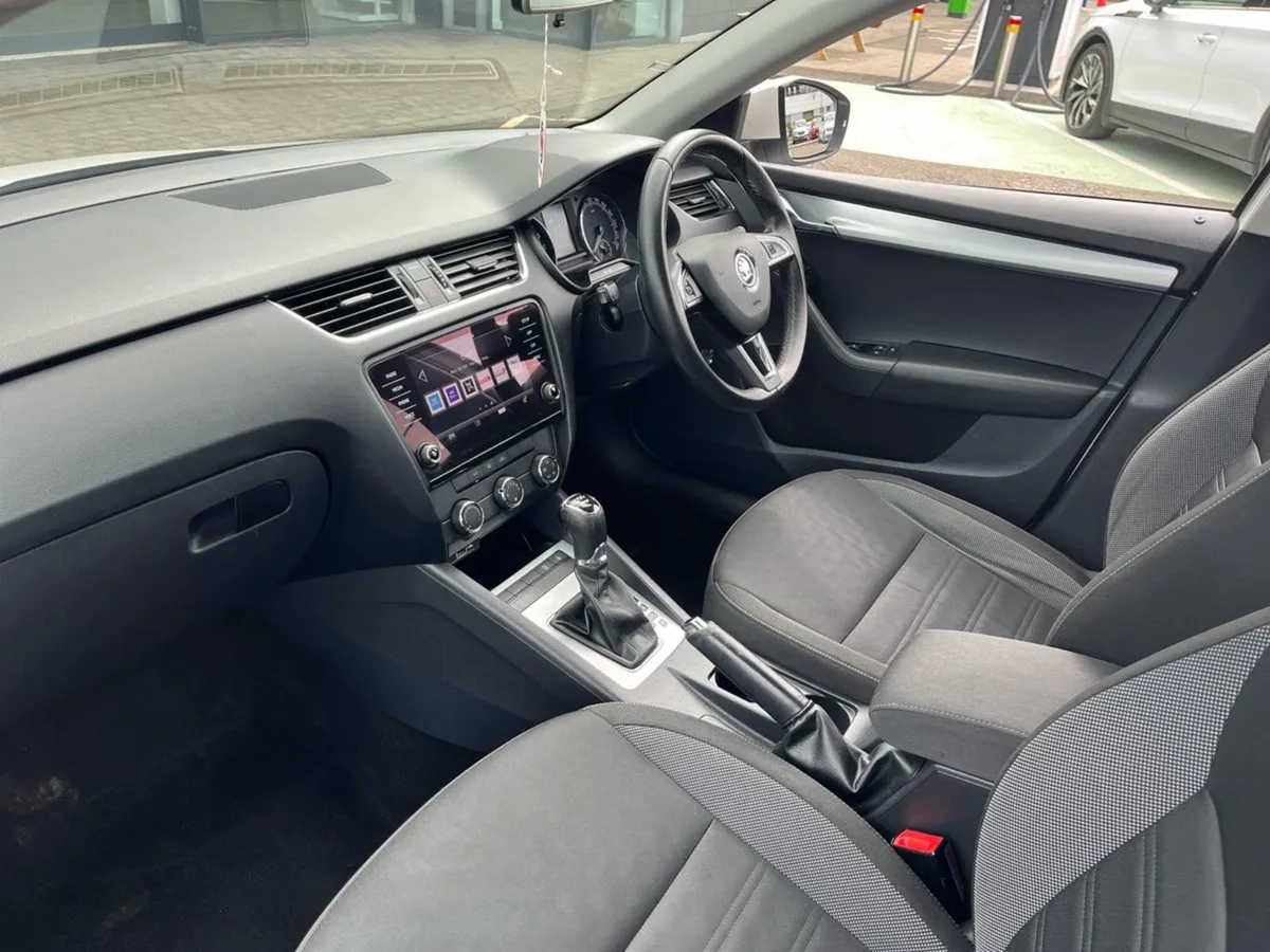 Skoda Octavia Ambition 1.6tdi 115HP DSG - Image 3