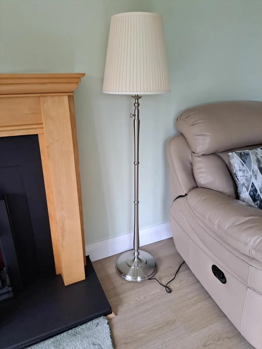 Floor lamp