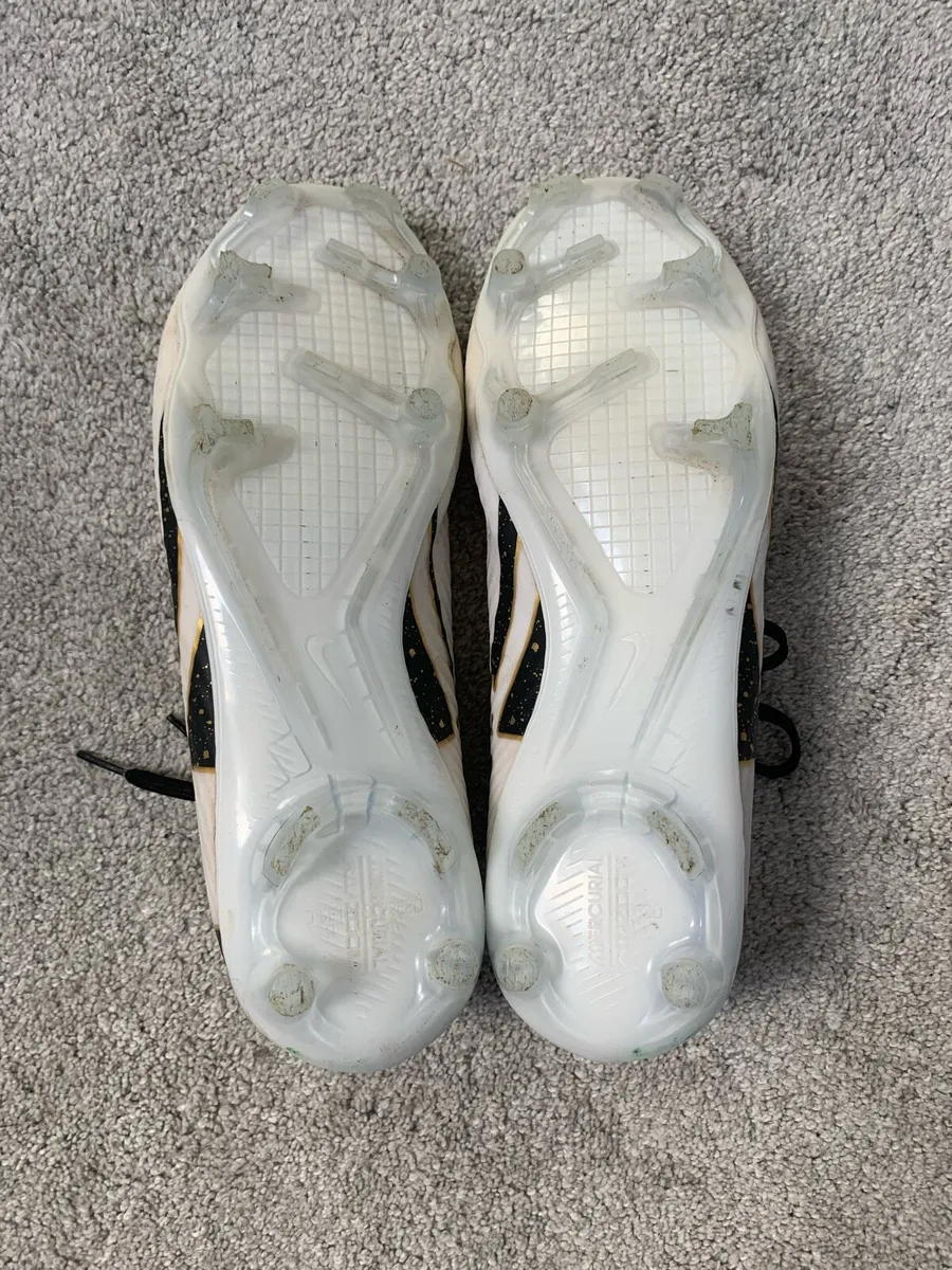 Football boots - Image 3