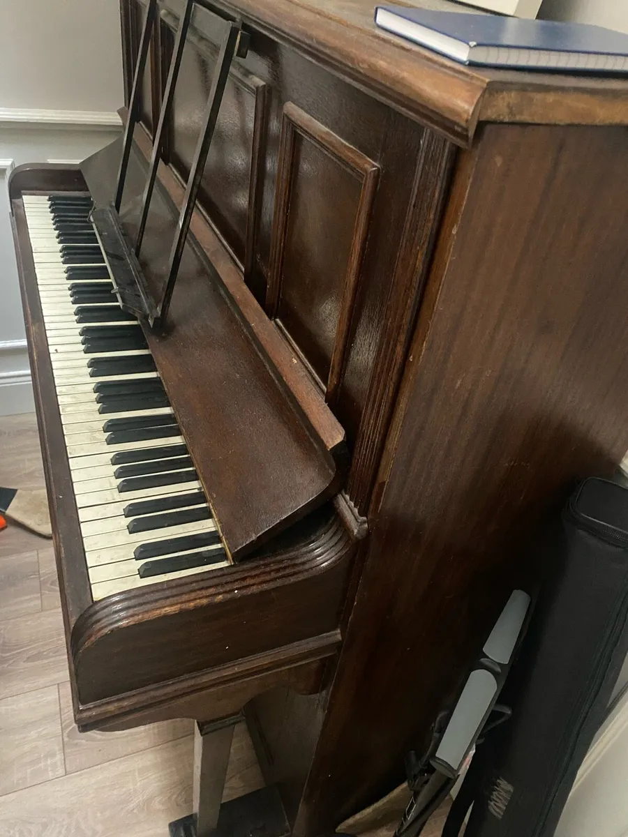 Piano - Image 1