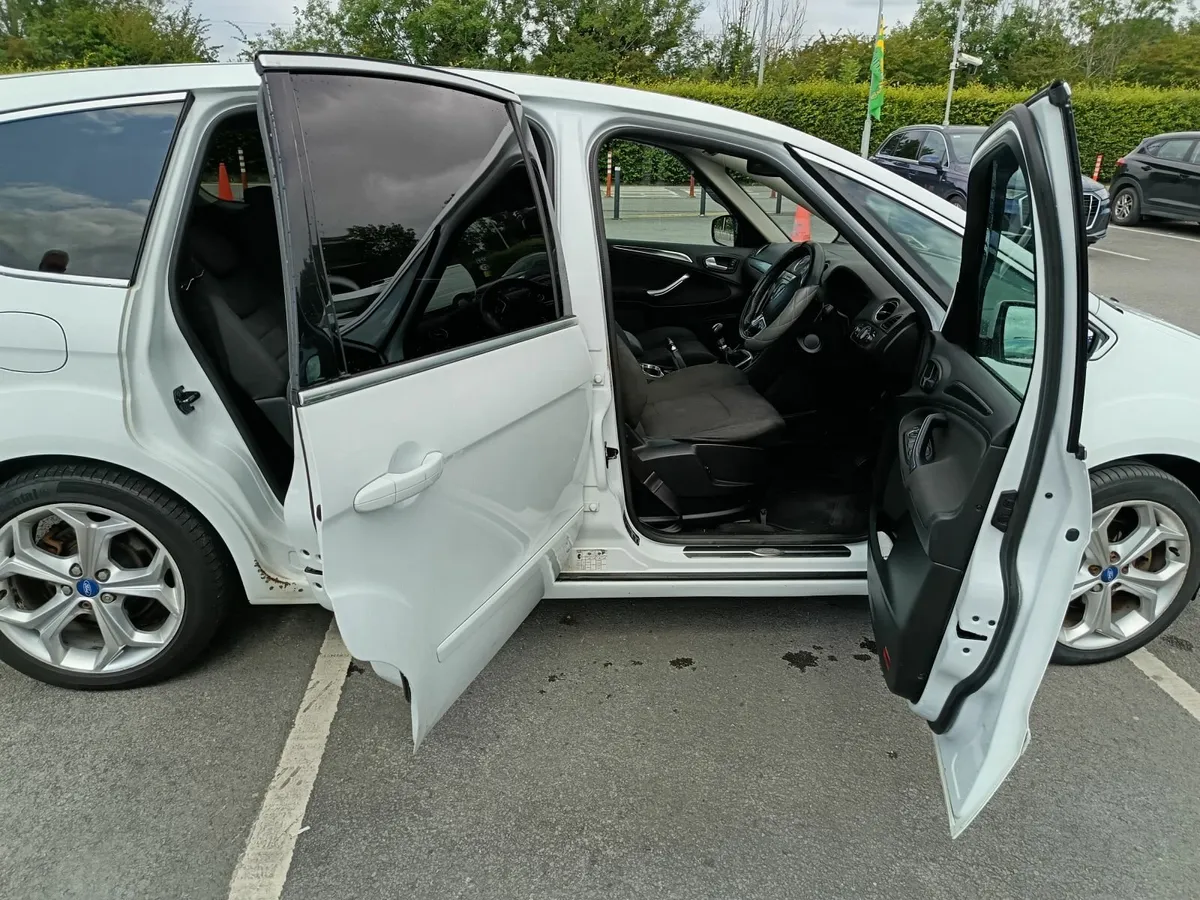 Ford S-Max 2011 - Image 2