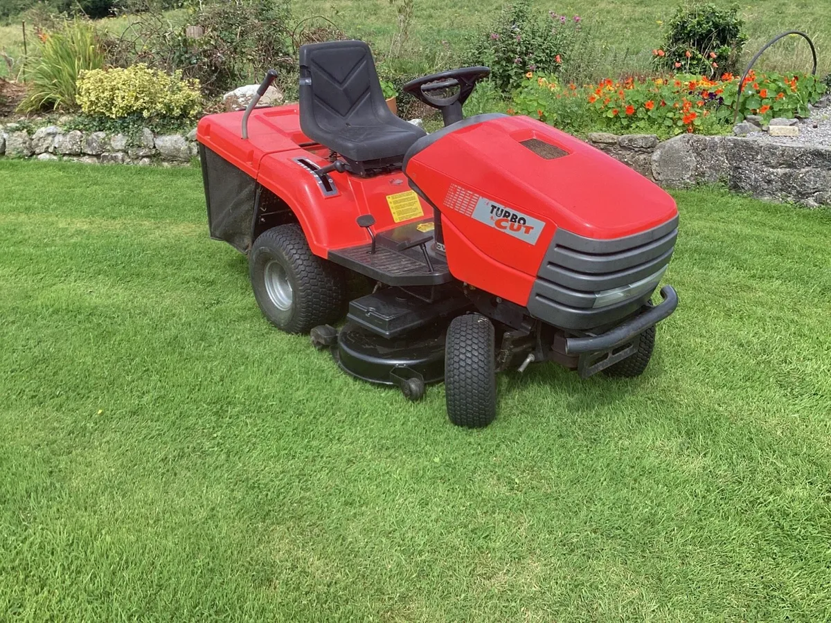 Turbo cut ride on mower. - Image 1