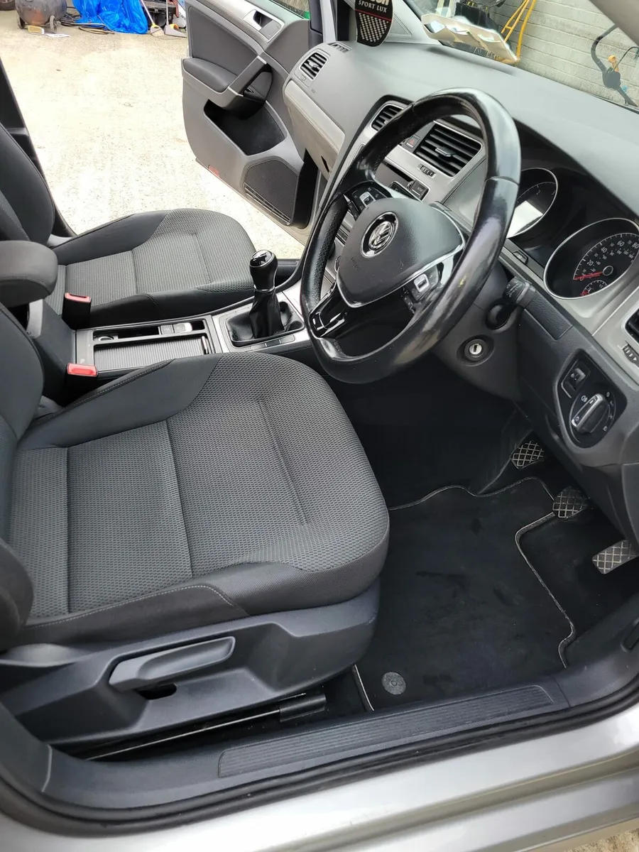 Car - Image 2