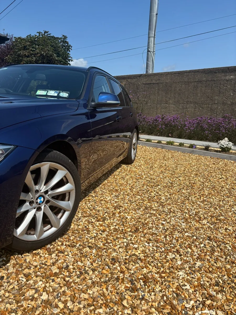 BMW 318d Touring - Image 2