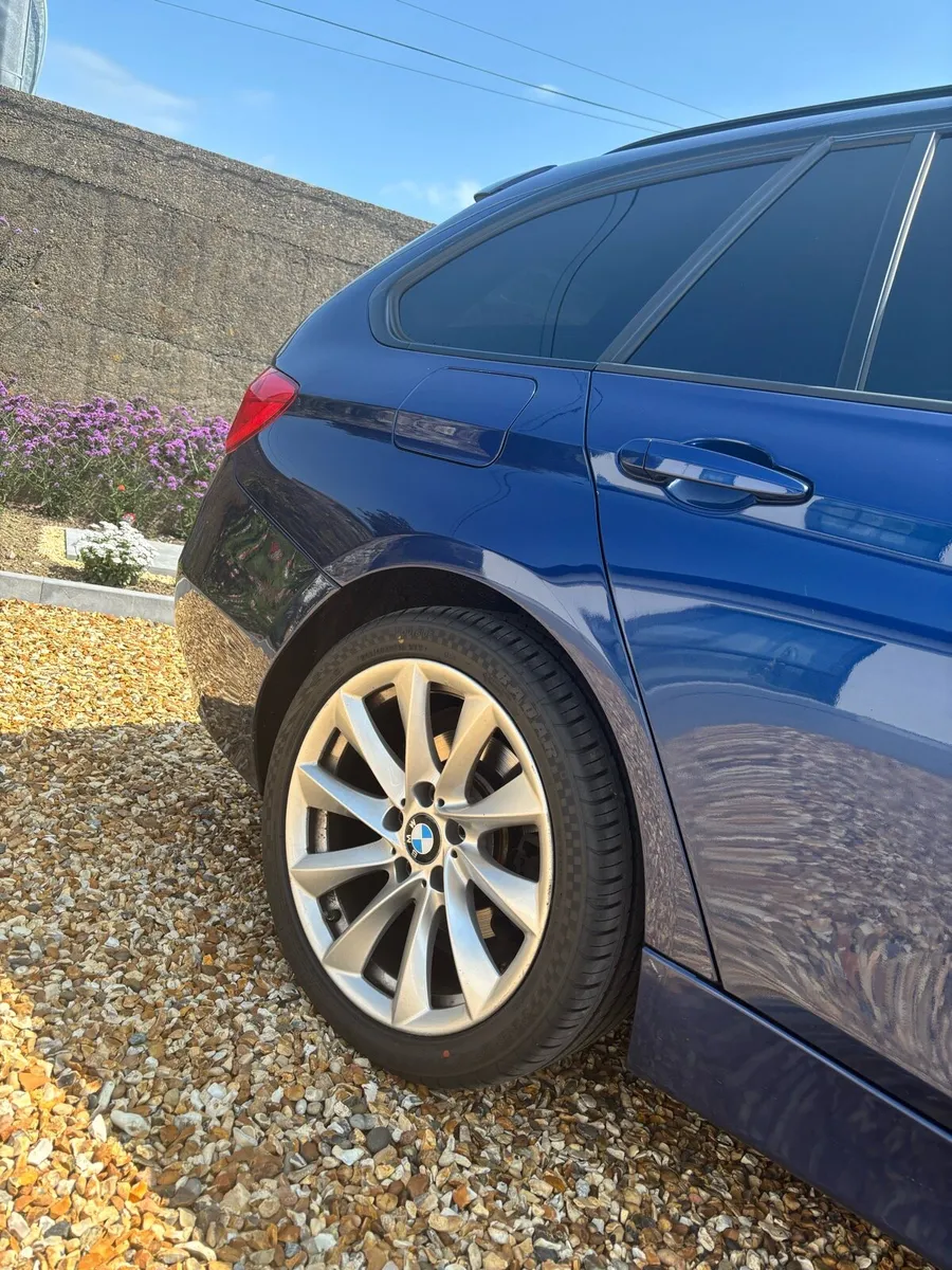BMW 318d Touring - Image 4