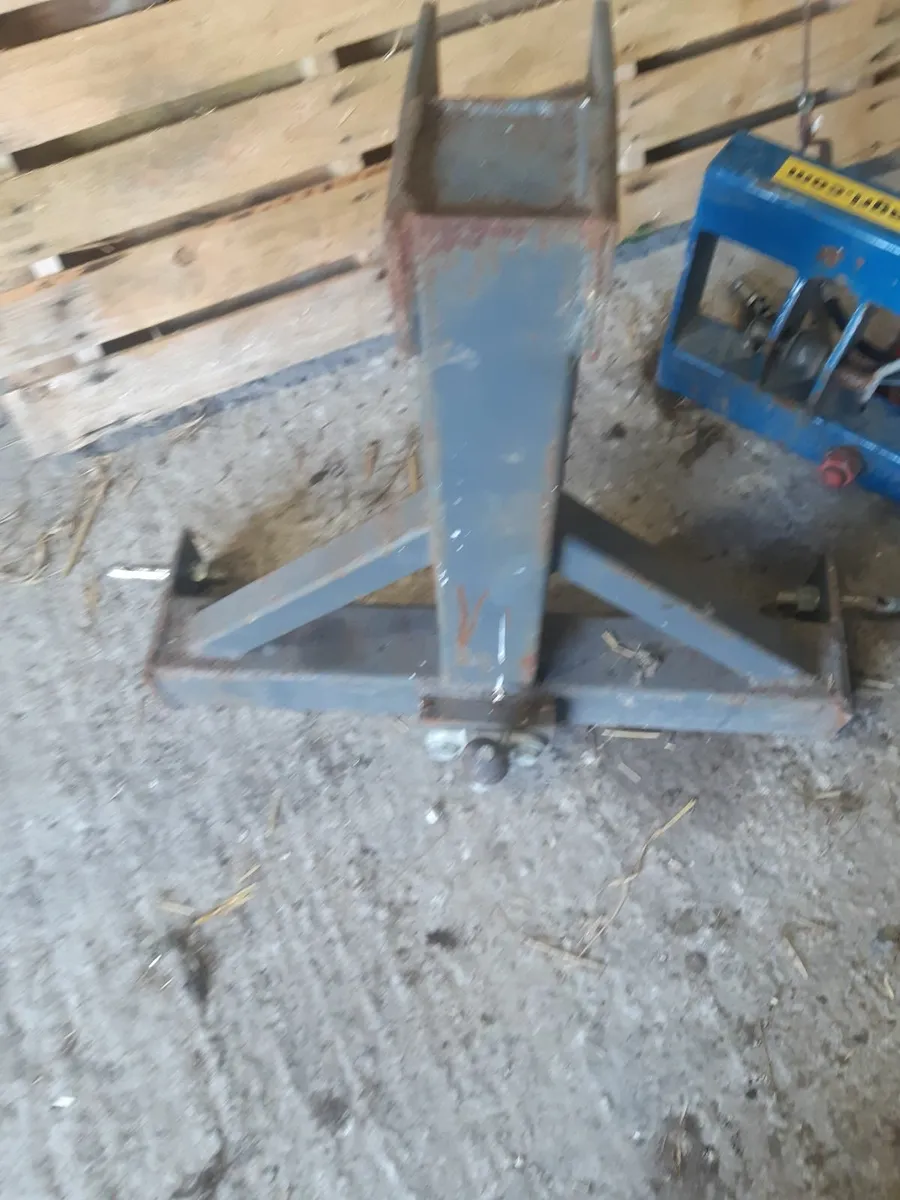 Piping  pto shaft and a hitch - Image 3
