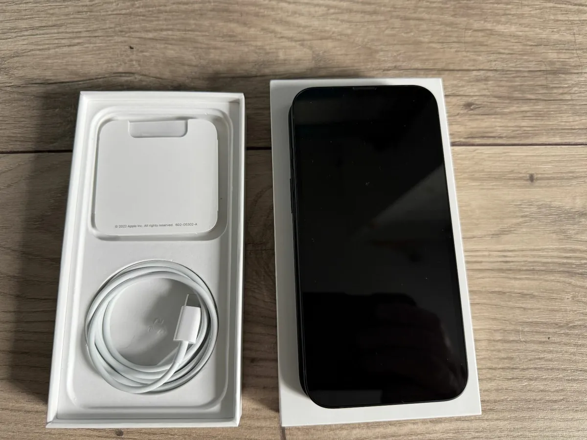 iPhone 13 128GB THREE network - Image 1