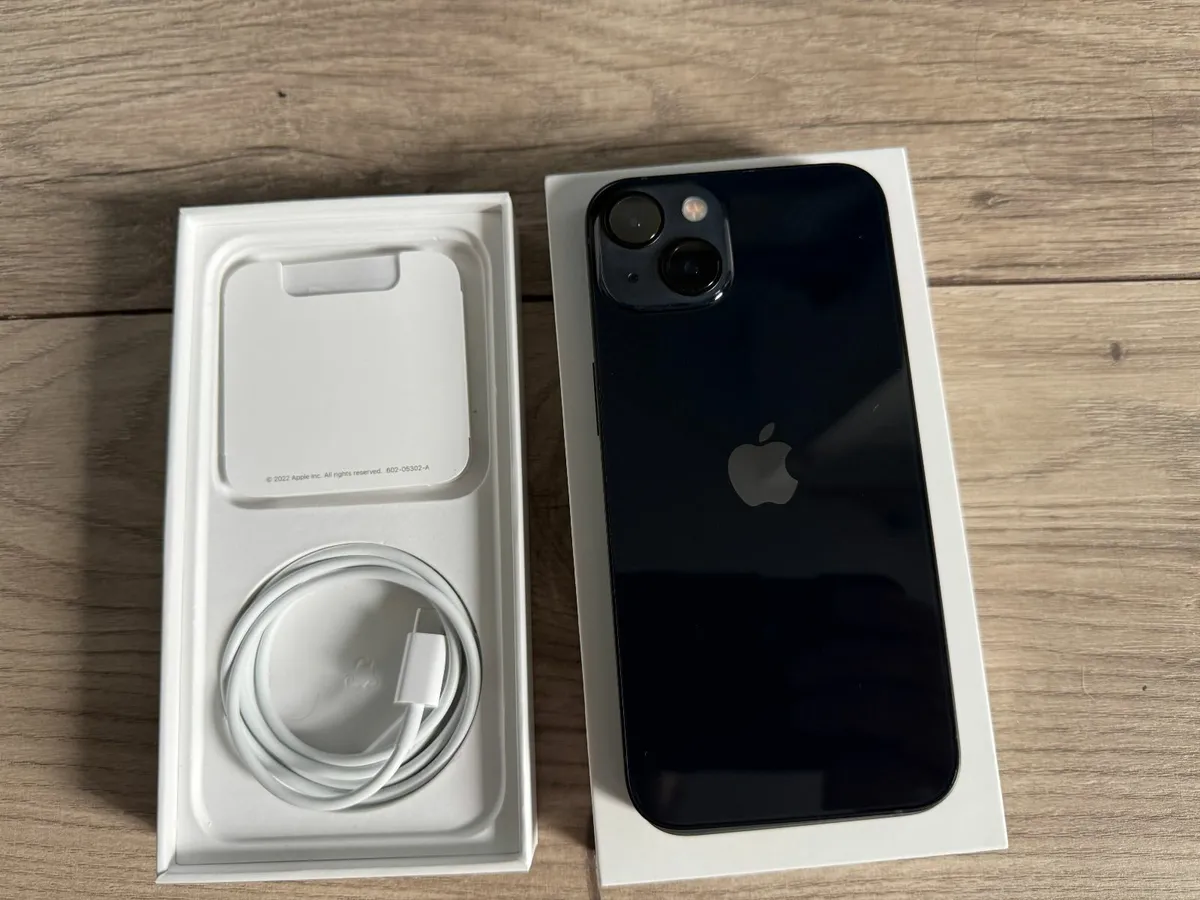 iPhone 13 128GB THREE network - Image 3