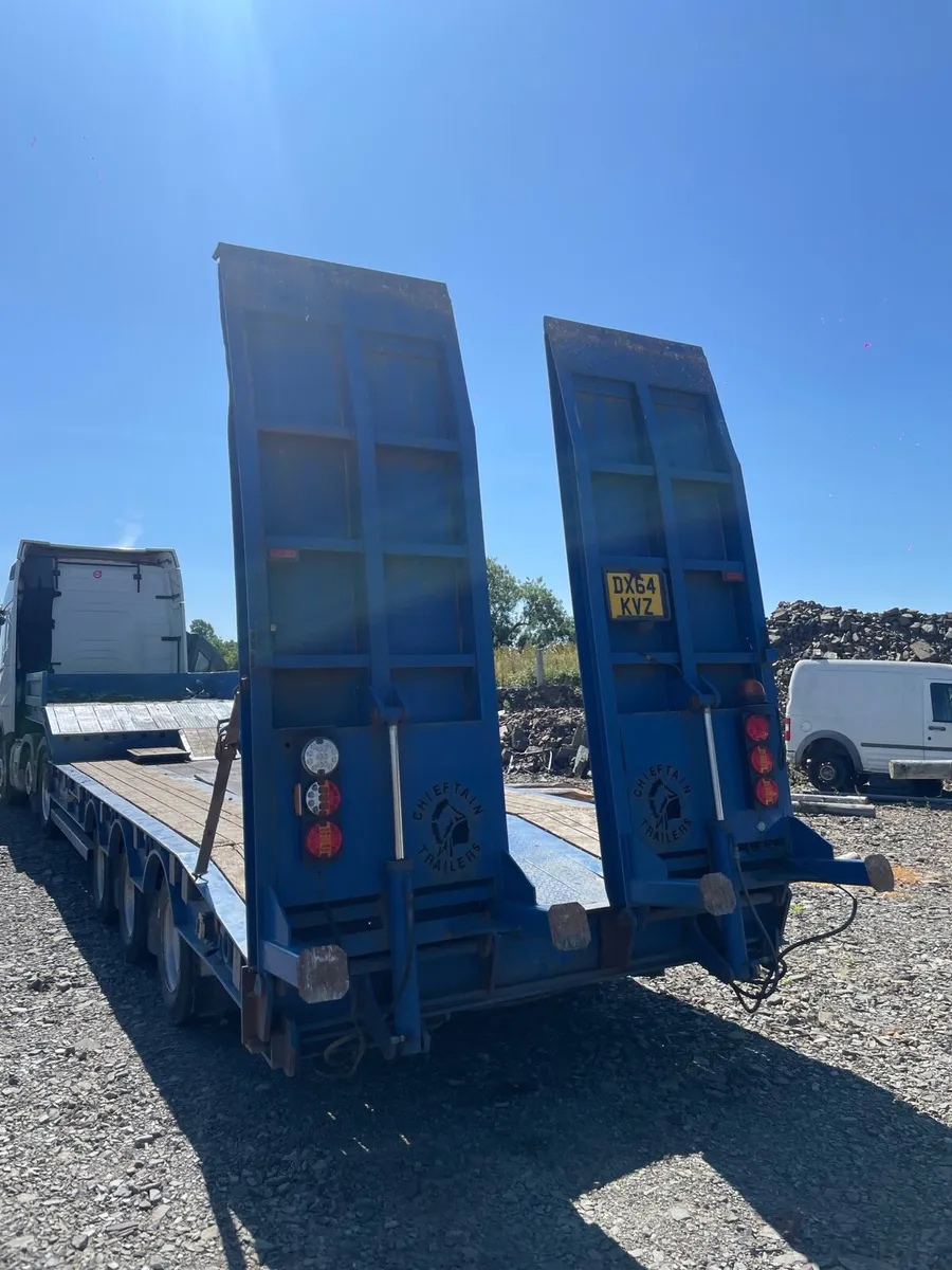 38ft Chieftain Lowloader - Image 3