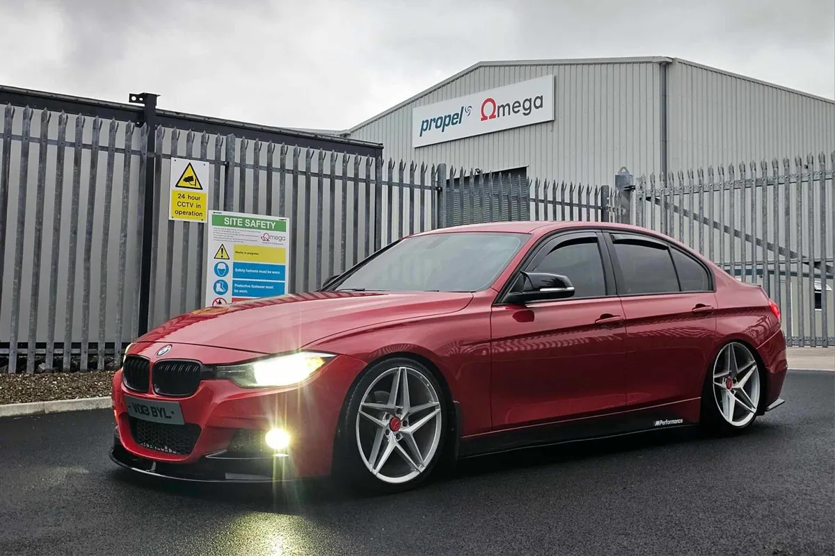 Bmw 318d sport - Image 1