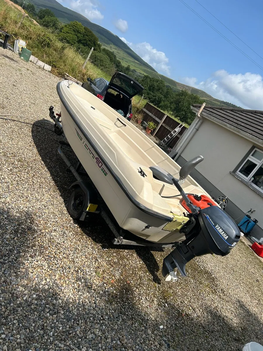 Terhi 410 hallmark trailer and 8hp Yamaha - Image 3