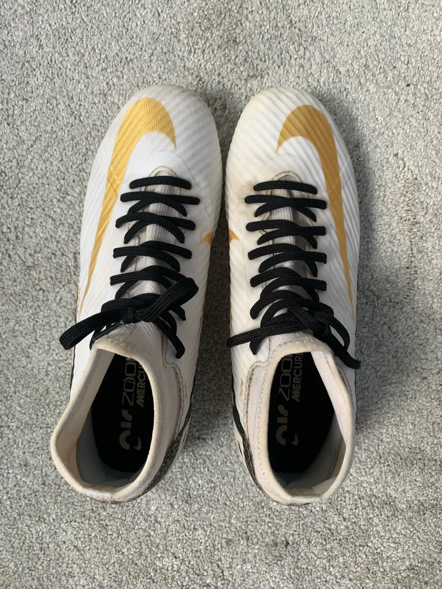 Football boots - Image 2