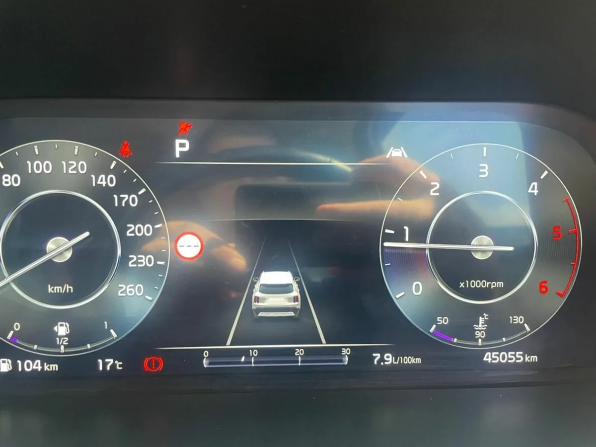 Kia Sorento 232 2.2D 5 Seater PREMIUM SPEC Automat - Image 4