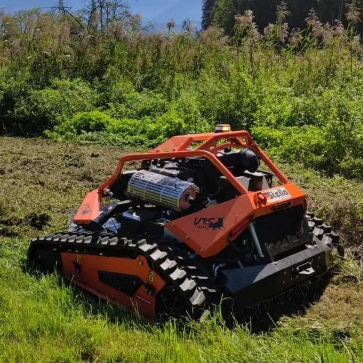Stella URS100 Remote Controlled Mower - Image 2