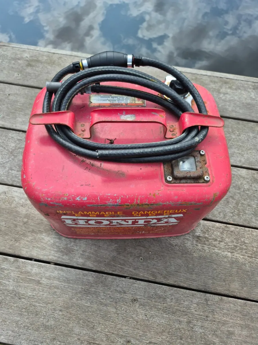 Honda Outboard old style 13 l  steel petrol tank. - Image 3