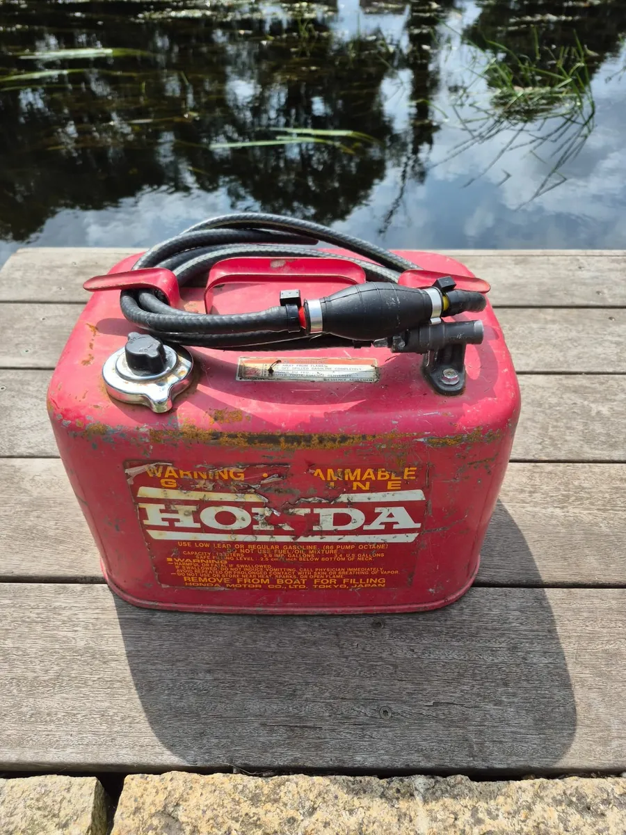 Honda Outboard old style 13 l  steel petrol tank. - Image 1