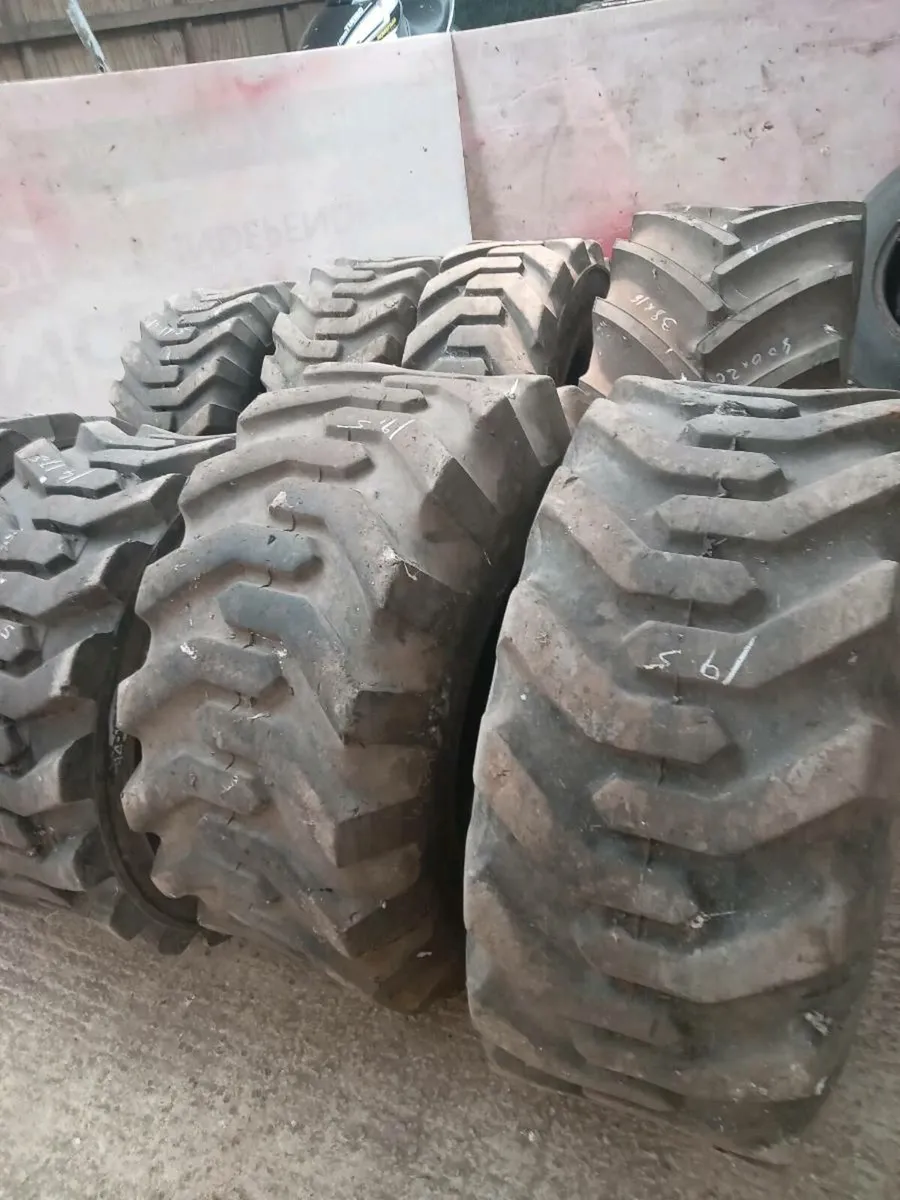 Skid steer and baler tyre - Image 3