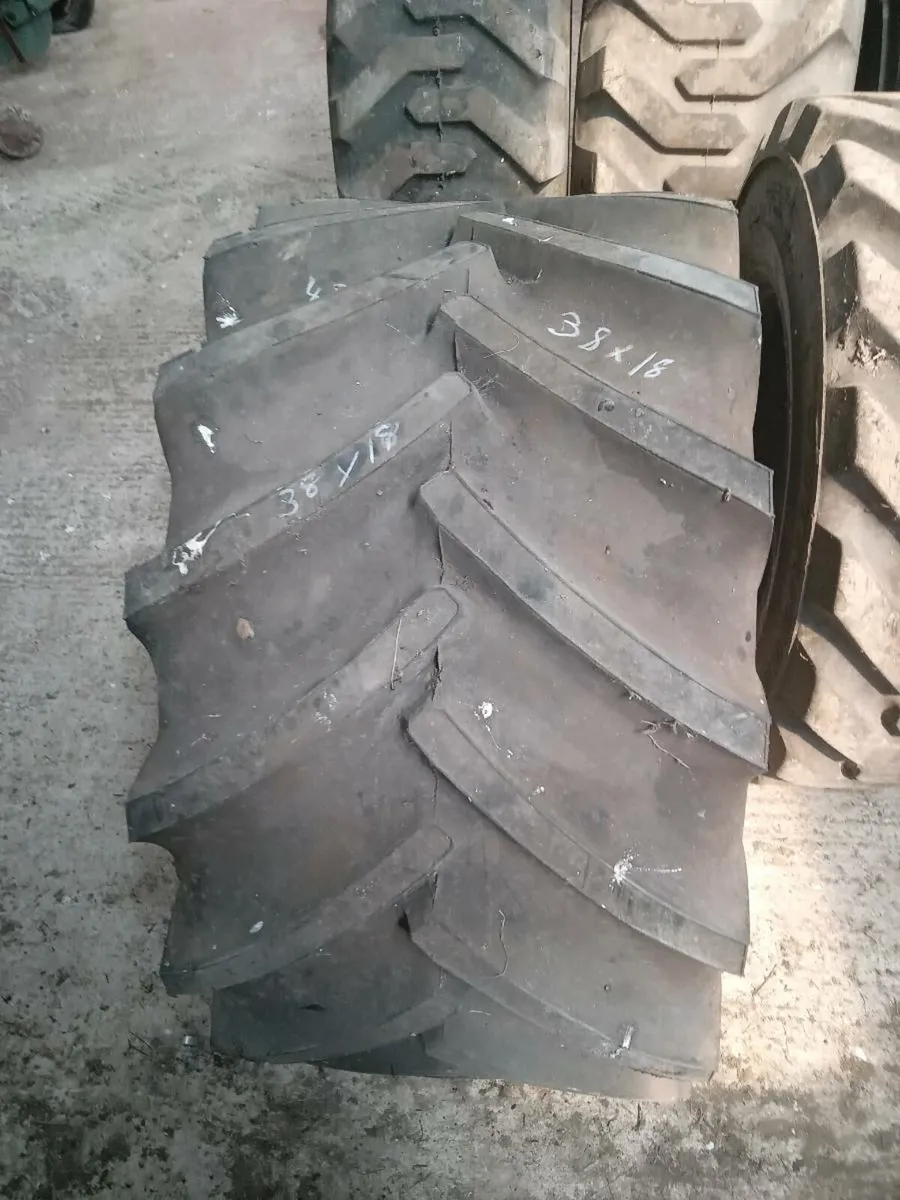 Skid steer and baler tyre - Image 4