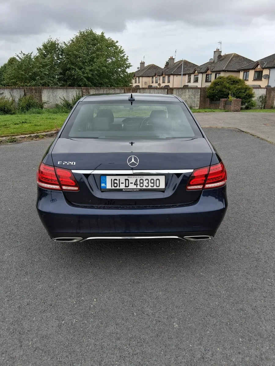 Mercedes-Benz E-Class 2016 - Image 2